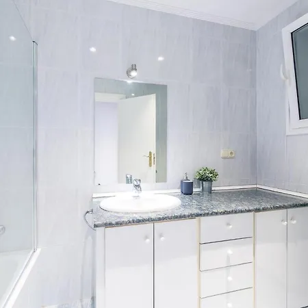 Aita, Gros District Apartment