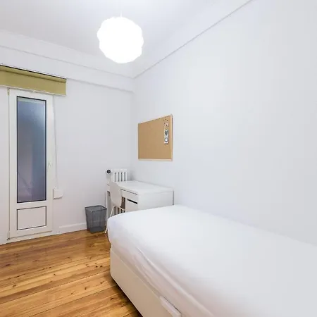 Aita, Gros District Apartment